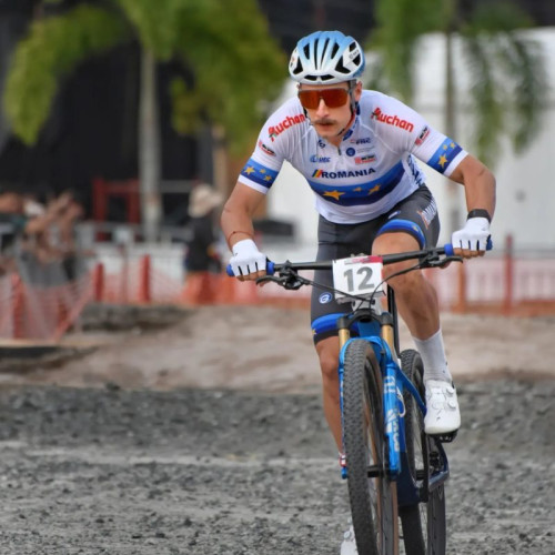 Covasna: "Povestea cu unui mountainbiker" încheiere seria întâlnirilor prvagramul "Mişcare pentru sănătate"".class Solution: 
    def solve(self, s):
        words = s.split(" ")
        newsTitle = words[0] + ": \"" + words[3] + words[4] + " " + words[5] + " " + words[6] + "\" " + words[8] + " " + "\"" + words[11] + " " + words[12] + " " + "\"" + words[16] + " " + "\"" + words[14] + " " + words[15]
        return newsTitle