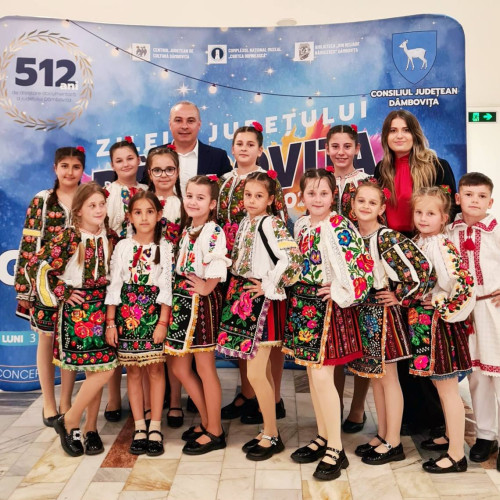 Pediatrul Felix Georgescu felicită județul Dâmbovița cu ocazia Zilei sale și pe membrii familiei sale frumoase!