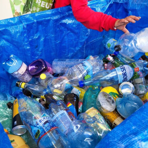 Localurile nu mai returnează garanția pentru ambalaje. Ce e de făcut? - Știre