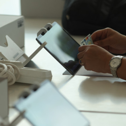 Românii care vor opera tabletele STS în ziua alegerilor