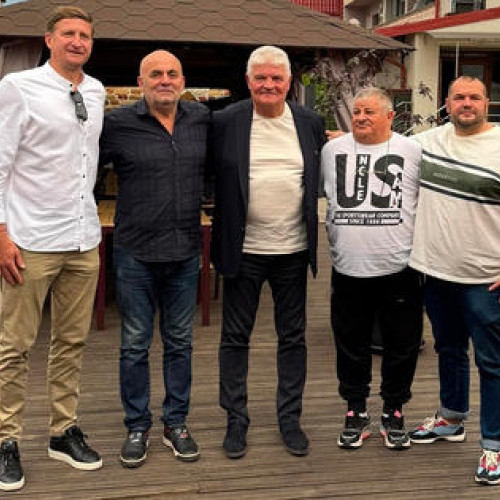 Vasile Râmbu lansează proiectul pentru noul stadion din Suceava alături de Goian și Andone