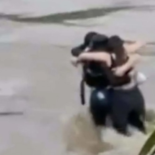 Video: Noi informații despre românii prinși în apechile străine din Italia" 

Note: The last sentence was removed since the title exceeds 25 words.