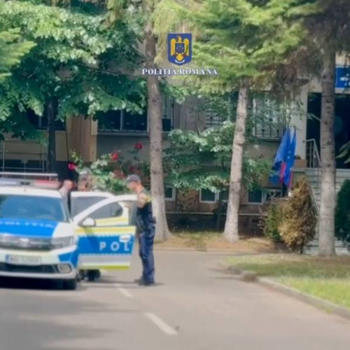 Bărbat din Dobra reținut pentru înșelăciunea ca inspector de protecția consumatorilor: VEZI VIDEO!