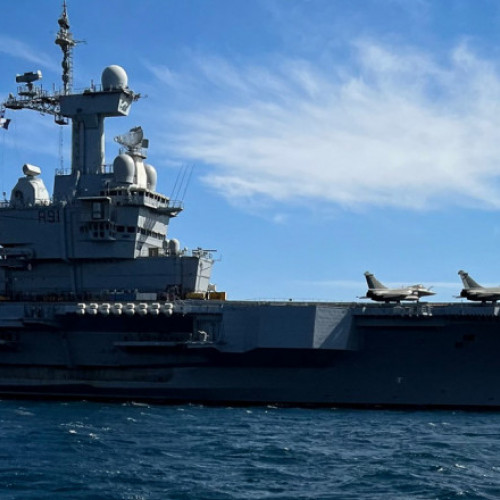 POLITICO: Portavionul „Charles de Gaulle”, pumnul blindat al marinei franceze, folosit ca mesaj pentru aliații NATO și Putin