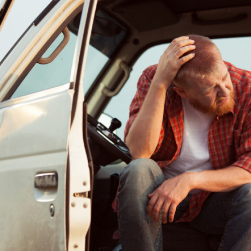 Un bărbat din Iași a crezut că scapă de sancțiuni dacă se transformă subit din șofer în simplu pieton. Strategia nu a funcționat