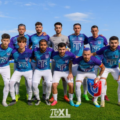 The gate of the second tier opens for Unirea Ungheni. Do they have the key?" "Unirea Ungheni se pregătește pentru eșalonul secund. Au cheia?