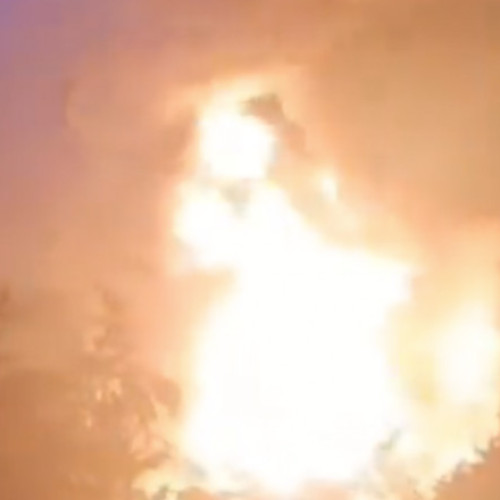 Ucrainenii au lovit-o cu drone și au provocat incendiu uriaș la o rafinărie din sudul Rusiei (VIDEO)