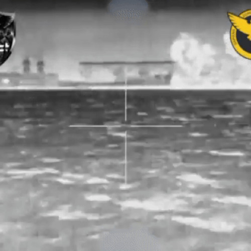 Video Ucrainenii anunță că au mai distrus o navă rusească în Marea Neagră. „Saturn nu va mai naviga”