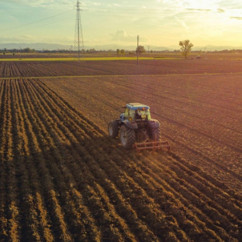 Fermierii le cer producătorilor să nu speculeze programul "Rabla pentru tractoare" și să nu crească prețul, cum au mai făcut înainte