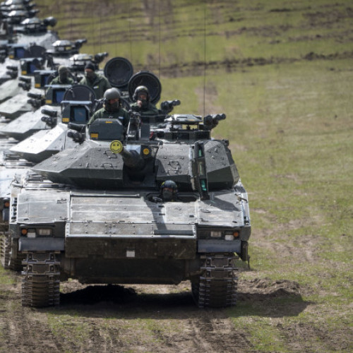 Guvernul olandez investește în producția de vehicule de luptă pentru Ucraina