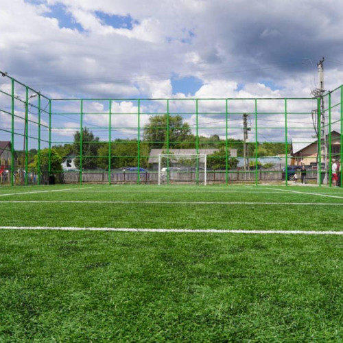 Nou teren sintetic de minifotbal în Hulubești