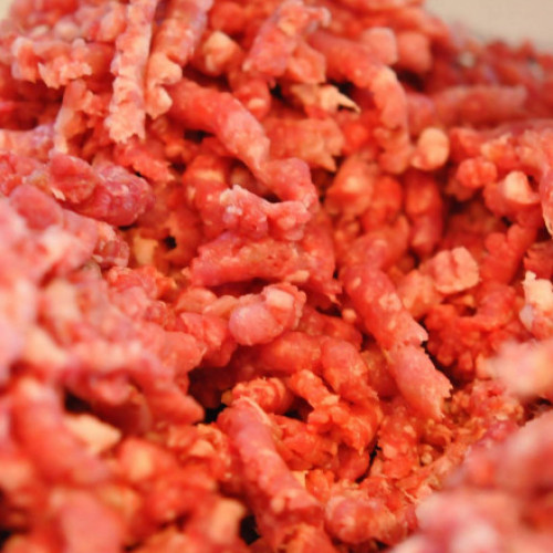 Auchan recheamă carne tocată din cauza unei posibile contaminări