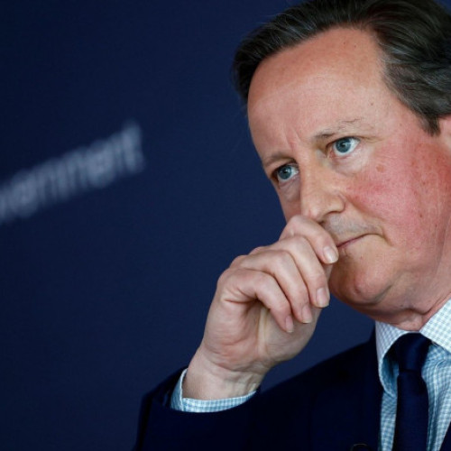 Ministrul britanic de externe ținta unei farse