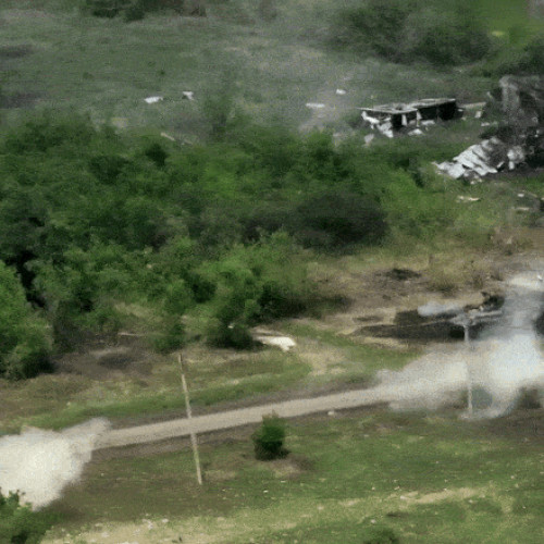 Confruntare în stil medieval între vehicule blindate americane și rusești pe frontul din Ucraina