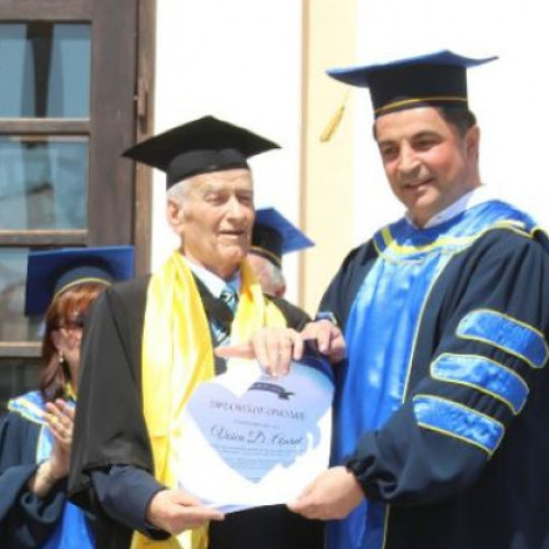Un fost primar din Cugir a terminat masteratul la 89 de ani