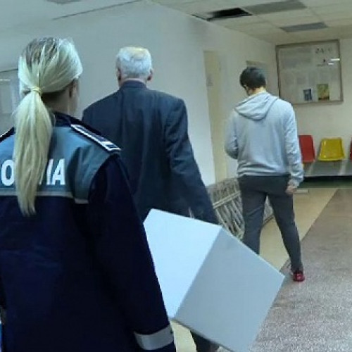 Incident la poarta Spitalului Judetean Satu Mare privind urna mobila