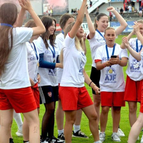 Asociatia Judeteana de Fotbal Hunedoara a premiat echipele la prima editie a Superligii Feminine de Fotbal