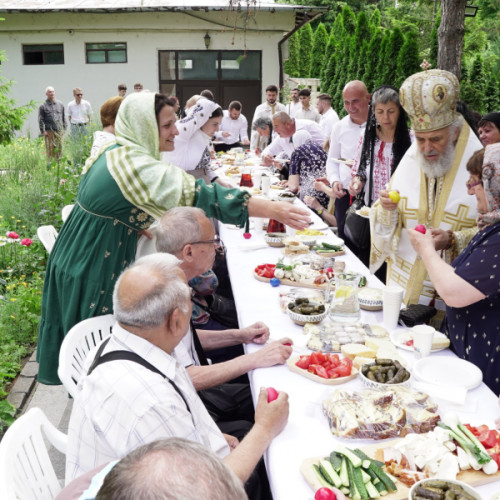 Comuniune liturgică și acțiuni filantropice la Catedrala Dunării de Jos