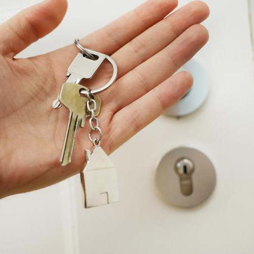 Vânzări de imobile în scădere în mai 2024