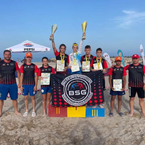 Sportivii de la ACS BSG Târgu Mureș au obținut 4 medalii la Campionatul Național de lupte pe plajă Under 15