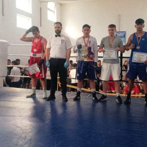 Elevii de la CSS Hunedoara Strălucesc la Campionatele Naționale Școlare de Box