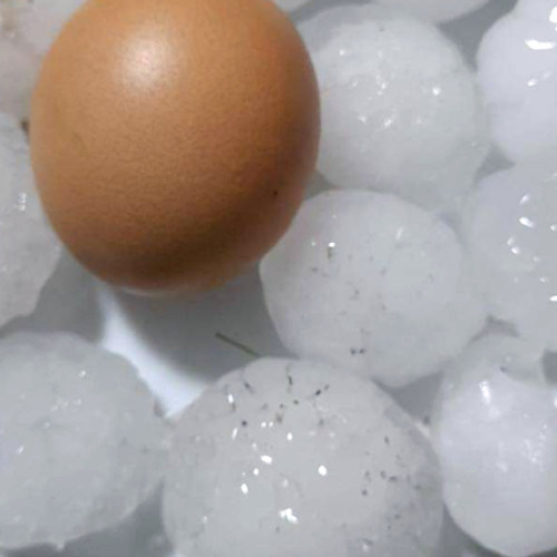 Furtună cu grindină în Valea Jiului: Pompierii au intervenit masiv