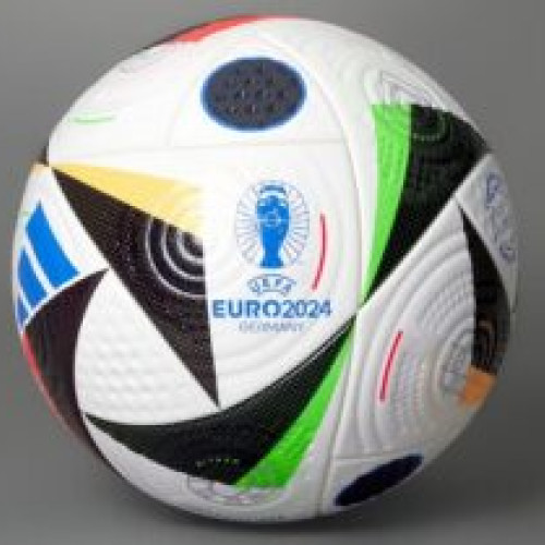 A fost lansată oficial mingea Campionatului European de Fotbal din Germania