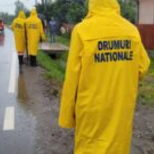 Ploaie torențială la Brașov: Circulație îngreunată și intervenții pe drumuri