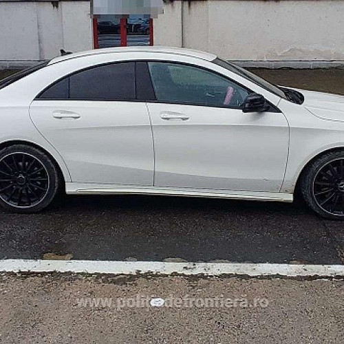 Autoturism căutat în Irlanda, depistat la frontiera Petea