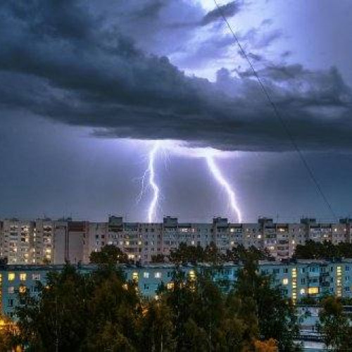 Cod portocaliu de instabilitate atmosferică în Dâmbovița