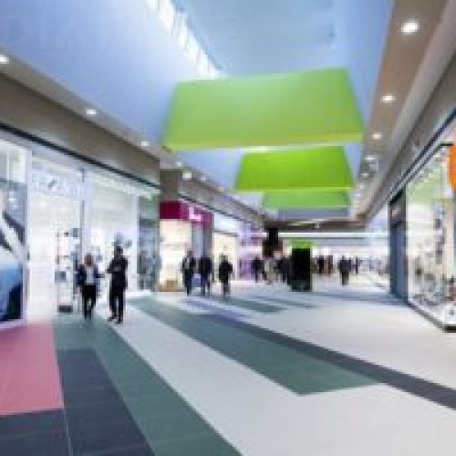 Românii Cheltuiesc Mai Mult în Mall-uri în 2024