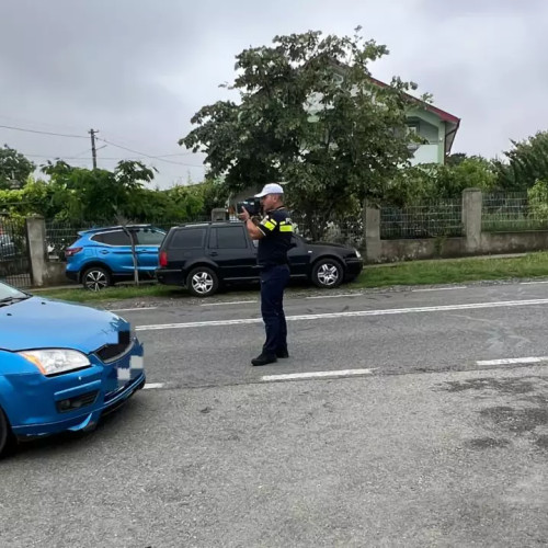 Grupuri de Polițiști Rutieri au Sancționat Șoferii Viteziști în Constanța și Tulcea
