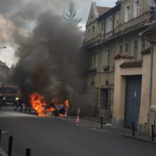 Pompierii intervin la incendiu pe strada Constantin Brâncoveanu