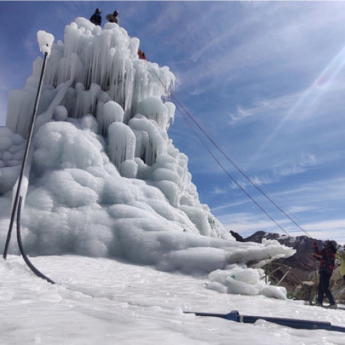 Ghetarii Artificiali din Ladakh: O Soluție pentru Criza Apei