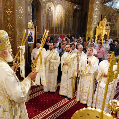Liturghie și Hirotonire la Catedrala din Târgoviște