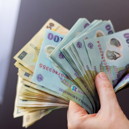 Câștigul salarial mediu net în România a crescut în aprilie