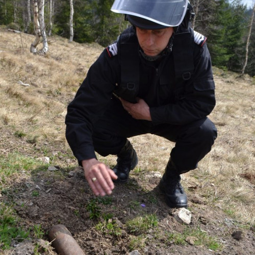 Muniție de Război Găsită în Apropiere de Adâncata