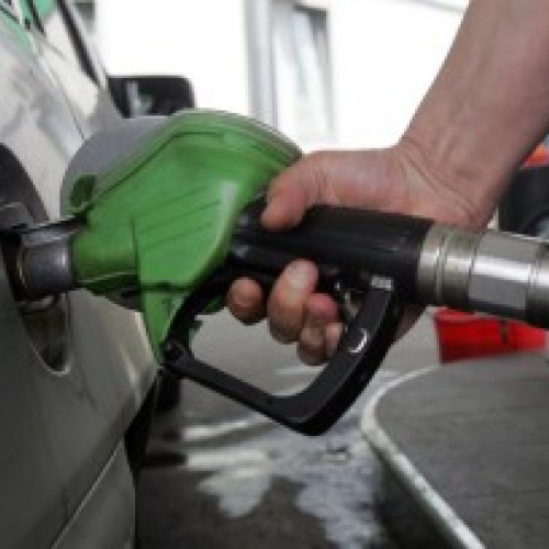 Motorina trece din nou pragul de 7 lei pe litru