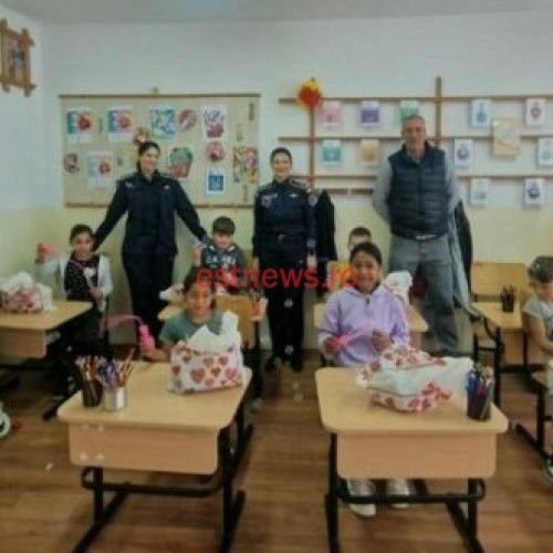 Copiii de la Centrul Școlar pentru Educație Incluzivă Negrești au sărbătorit Ziua Eroilor împreună cu polițiștii IPJ Vaslui