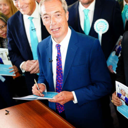 Nigel Farage își prezintă planurile politice într-un &quot;contract&quot; electoral cu alegătorii