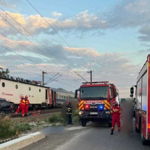 Accident tragic la Liteni: Un tânăr de 19 ani și-a pierdut viața după ce mașina sa a fost lovită de tren