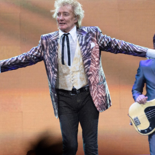 Rod Stewart, huiduit la un concert în Germania pentru sprijinul acordat Ucrainei
