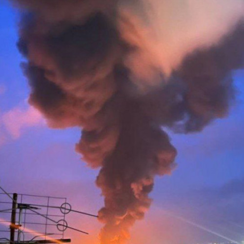 Incendiu Major la Depozitele de Petrol din Azov În Urma Unui Atac cu Drone