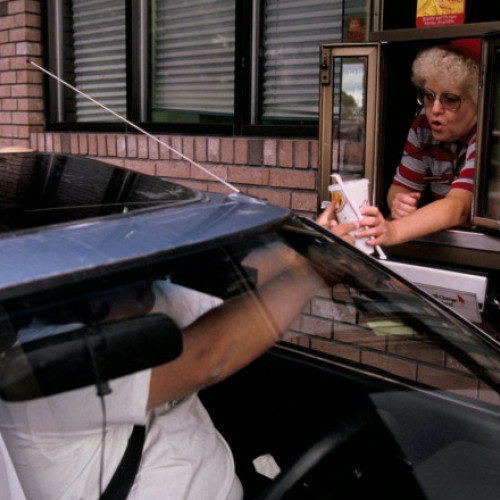 McDonald's renunță la tehnologia pentru comenzi bazată pe inteligență artificială