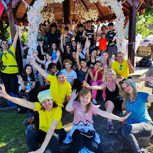 Proiectul „Creatori de amintiri” lansat de Cutezătorii Munților pentru copii din Satu Mare