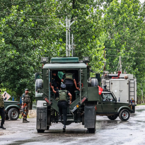 Politia indiana a impuscat &quot;doi teroristi&quot; inaintea vizitei premierului Narendra Modi in Kasmir