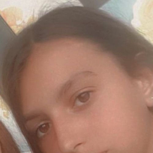 O fată de 13 ani din Vulturu a dispărut de la domiciliu