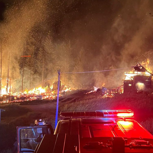 Incendiu de proporții în Apuseni: Pompierii au luptat 6 ore