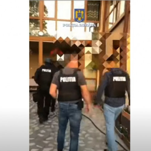 Percheziții în Prahova: Șapte persoane acuzate că au terorizat o femeie pentru a-i prelua locuința