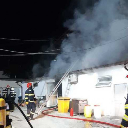 Incendiu la o pensiune din Ocnele Mari, județul Vâlcea